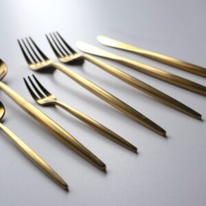 Zlatý matný príbor