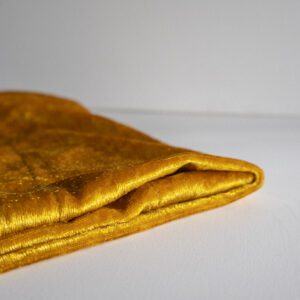 Zlatý okrúhly obrus