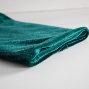 Smaragdový okrúhly obrus