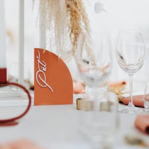 Terakotové čísla stolov