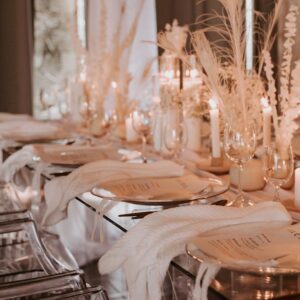 Biely mušlínový príručník