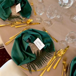 Zelený zamatový príručník