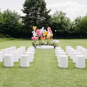 Biele zamatové taburety